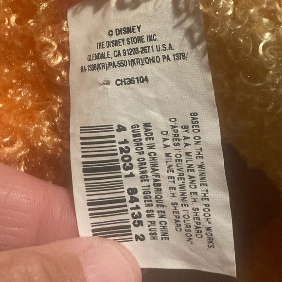 Disney store exclusive Tigger. Excellent condition. Fuzzy & very soft - Picture 5 of 6